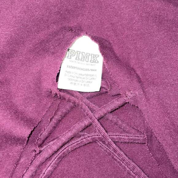 Victoria's Secret PINK V-Neck Short Sleeve T-Shirt Burgundy Women's XS - Picture 4 of 4